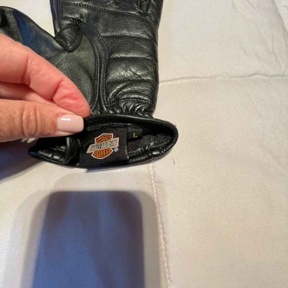Harley-Davidson Black Leather Riding Gloves - Picture 4 of 5